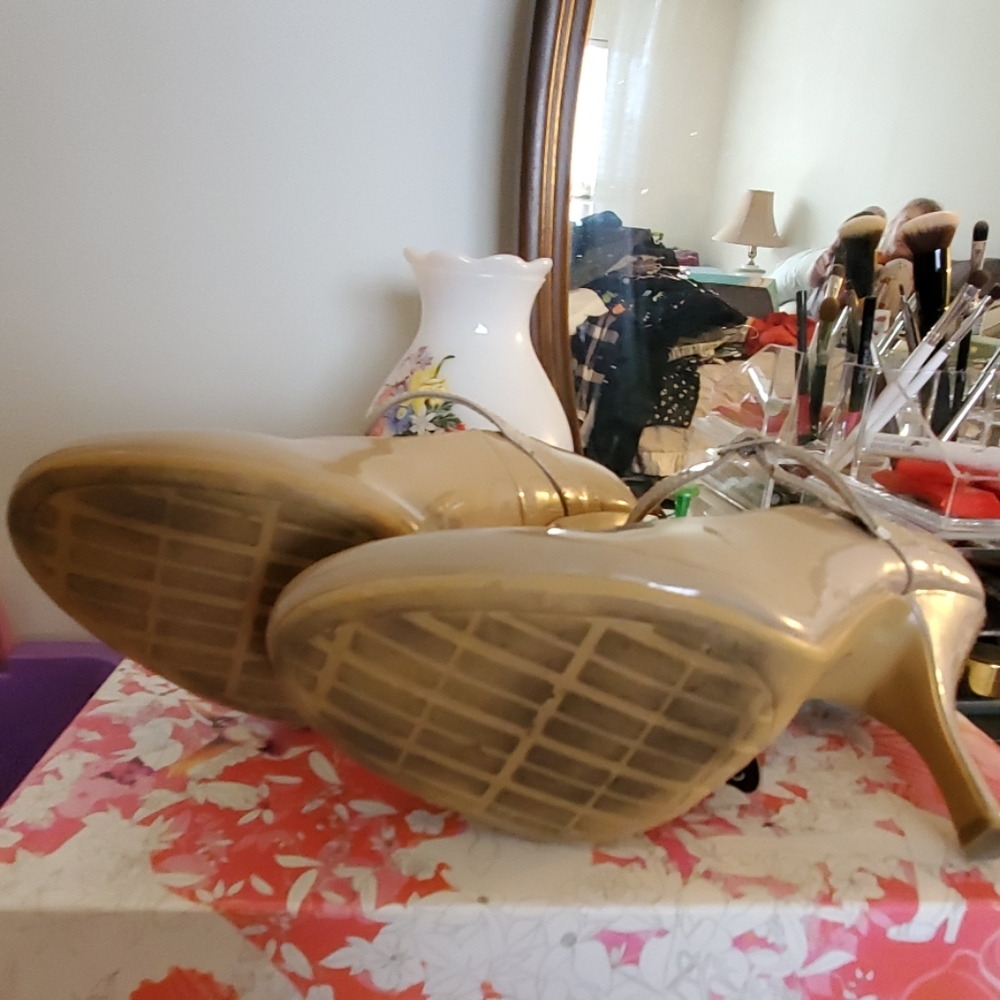 nude pumps with box worn once - Picture 4 of 5